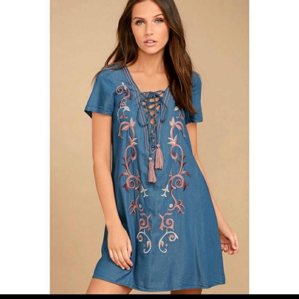 LULUS DOWN IN KOKOMO EMBROIDED CHAMBRAY DRESS